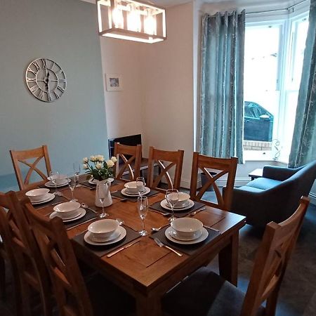 Vila West Cliff Townhouse With Parking Whitby Exteriér fotografie