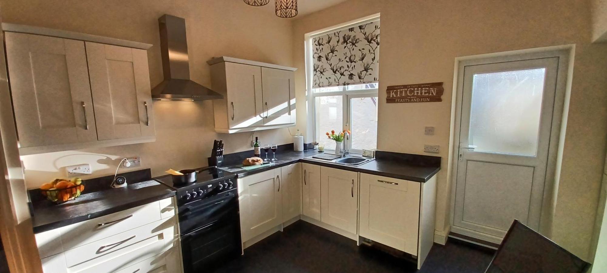 Vila West Cliff Townhouse With Parking Whitby Exteriér fotografie