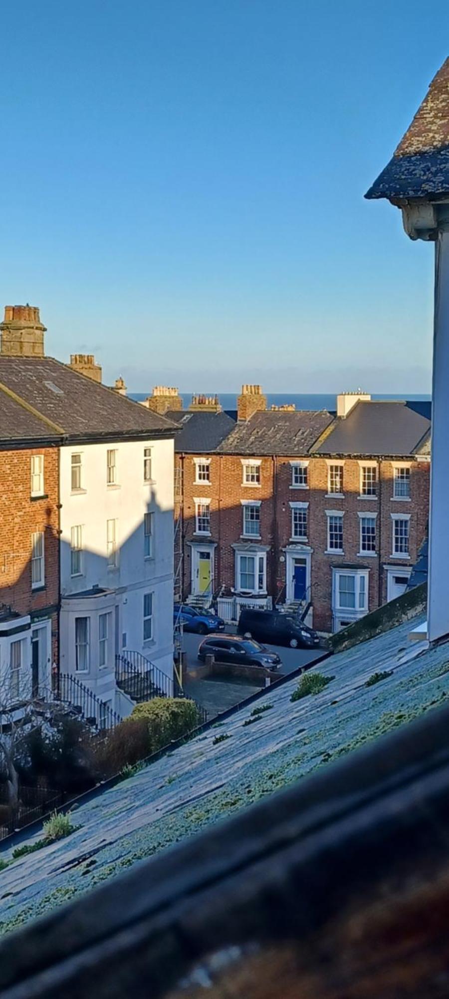 Vila West Cliff Townhouse With Parking Whitby Exteriér fotografie